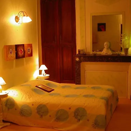 Hotel Le Dauphin Moulins-la-Marche Room photo