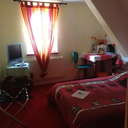 Hotel Le Dauphin Moulins-la-Marche Room photo