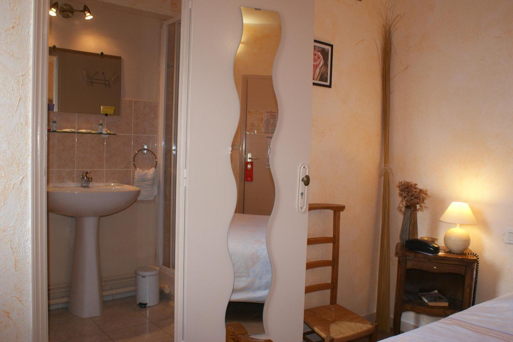 Le Dauphin Hotel Moulins-la-Marche